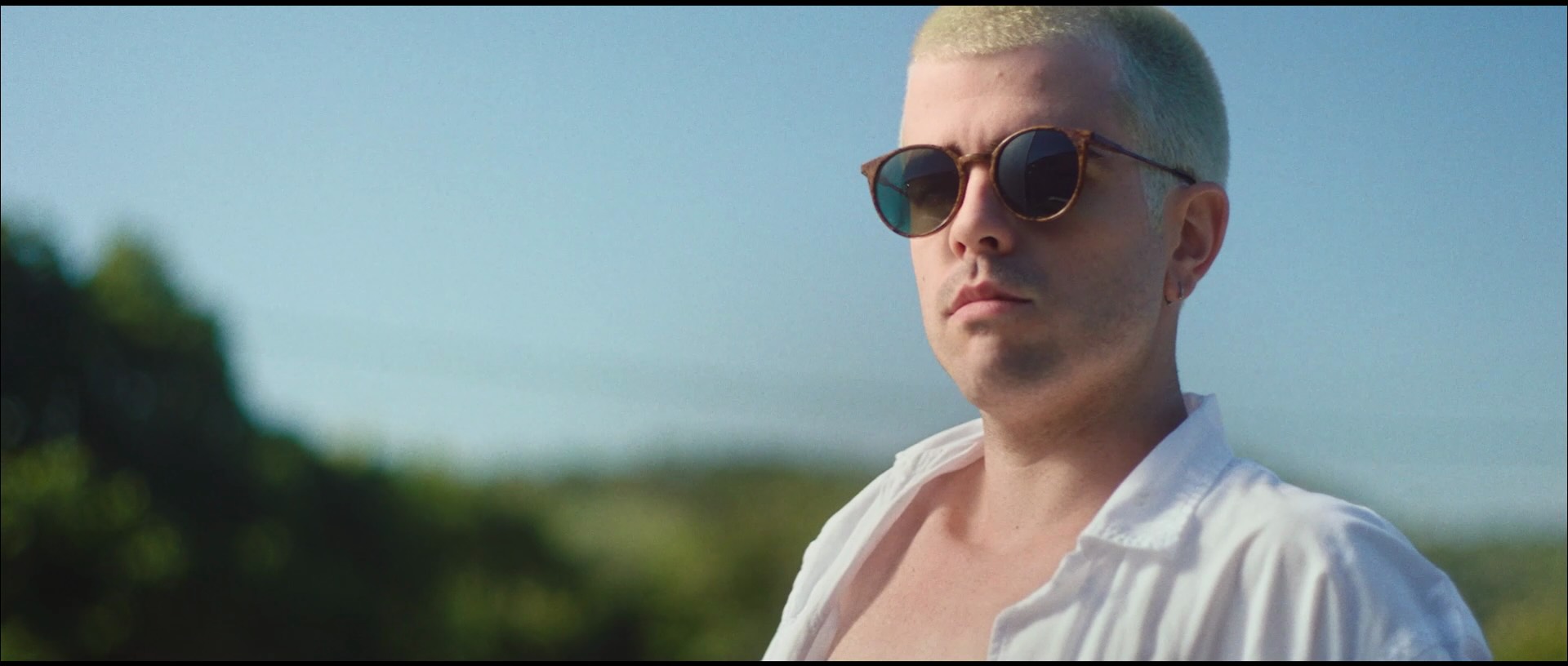 Wonderland Directed by Xavier Miralles & Cinematography by Alejandro H. Madrid 